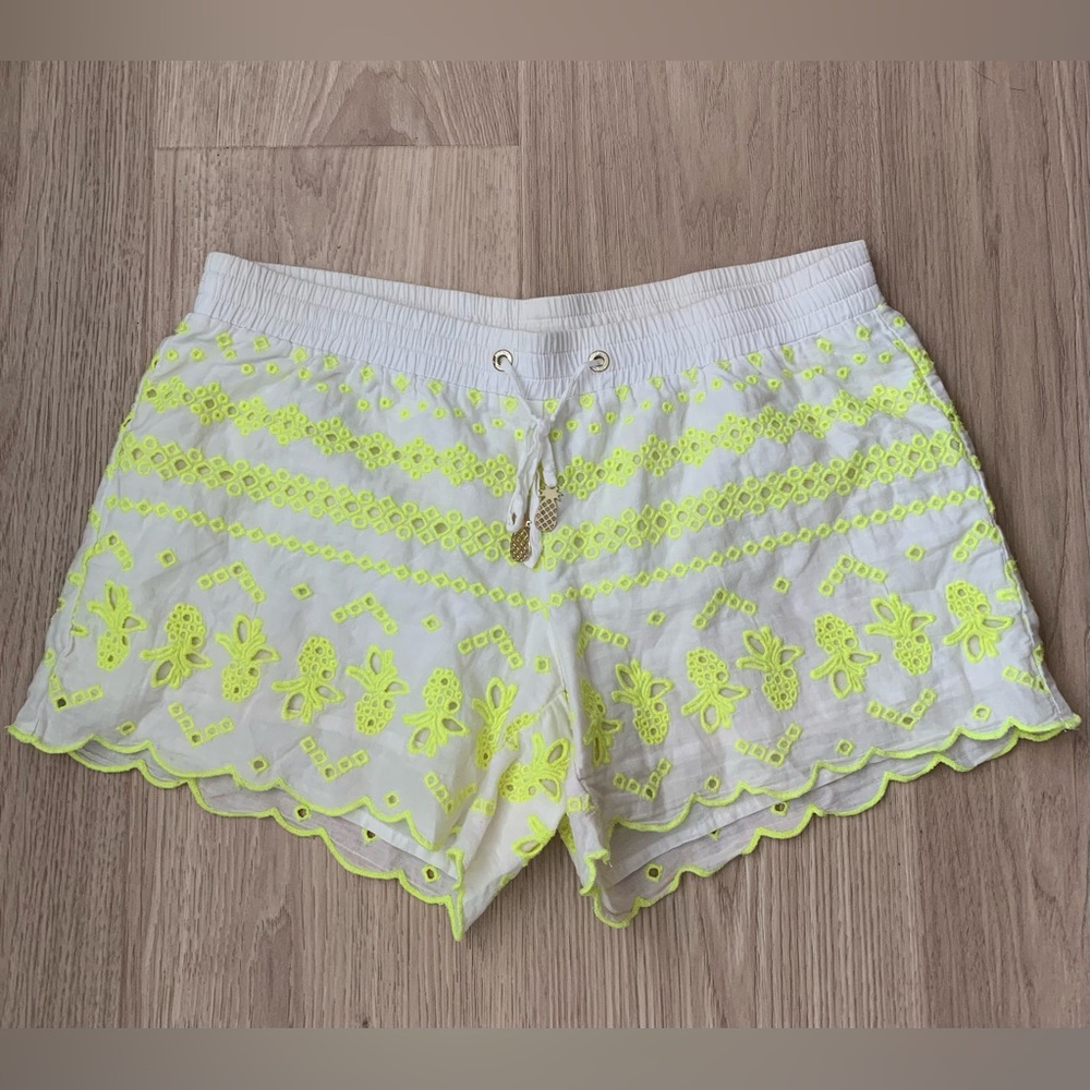 Lilly Pulitzer Bay Breeze Pineapple Eyelet Shorts Resort White Loro Green Neon S